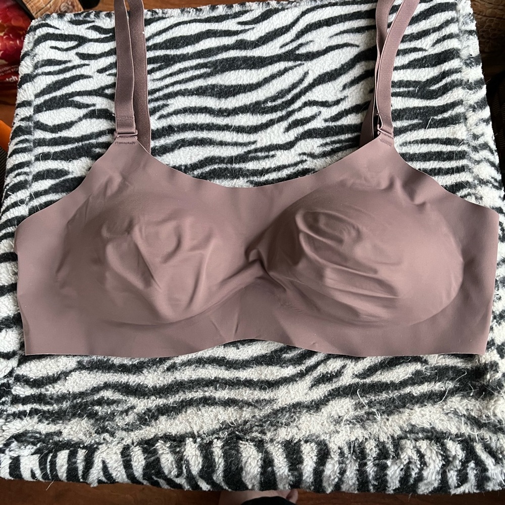 Knix Evolution Multi-way Brown Seamless Padded T-Shirt Bra Size 4.  Hardly Worn!